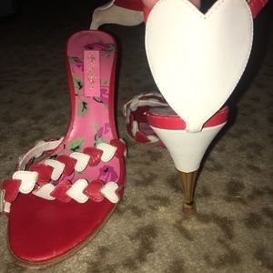 Betsey Johnson limited sample heart shoes